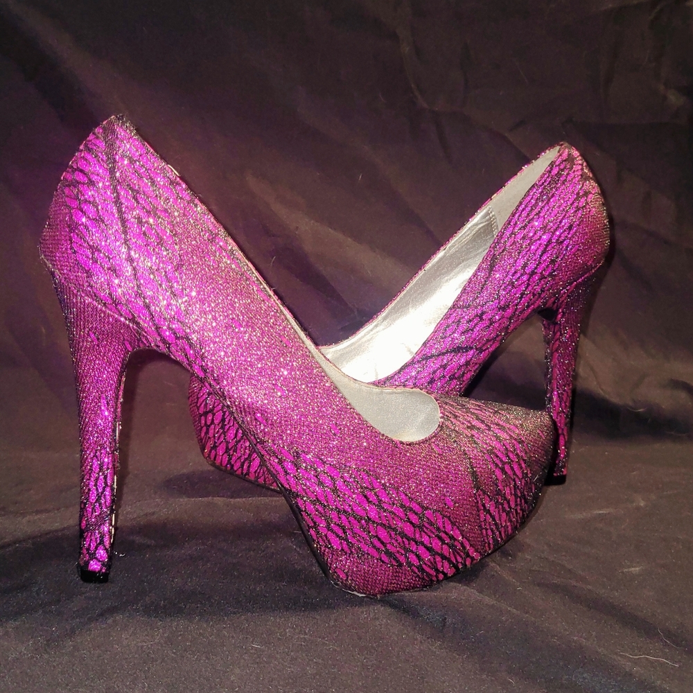 VALENTINES! <3Bright Pink and black Lace, Round toe heels with one inch platform